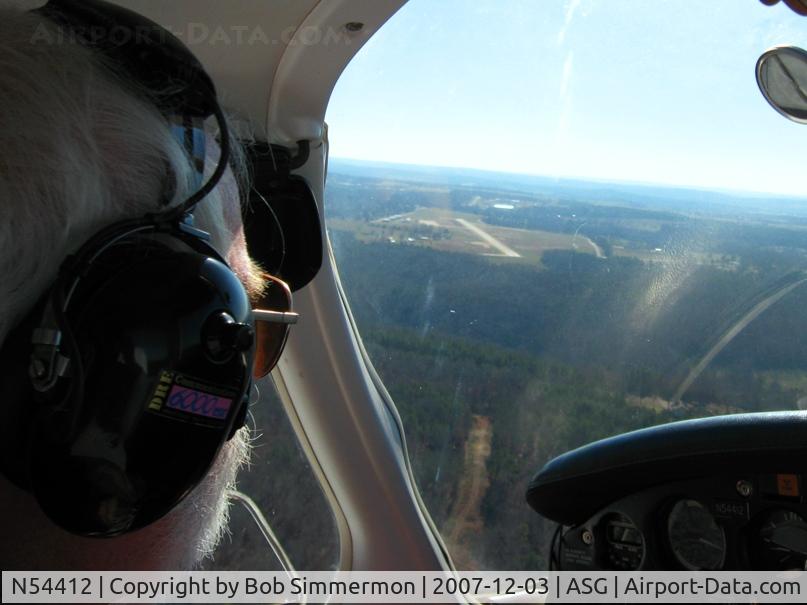 N54412, 1973 Piper PA-28R-200 C/N 28R-7435098, Turning final for 18 at Springdale, AR