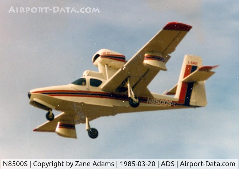N8500S, 1983 Lake LA-4-200 Buccaneer C/N 1089, Takeoff from Addison Airport - Dallas