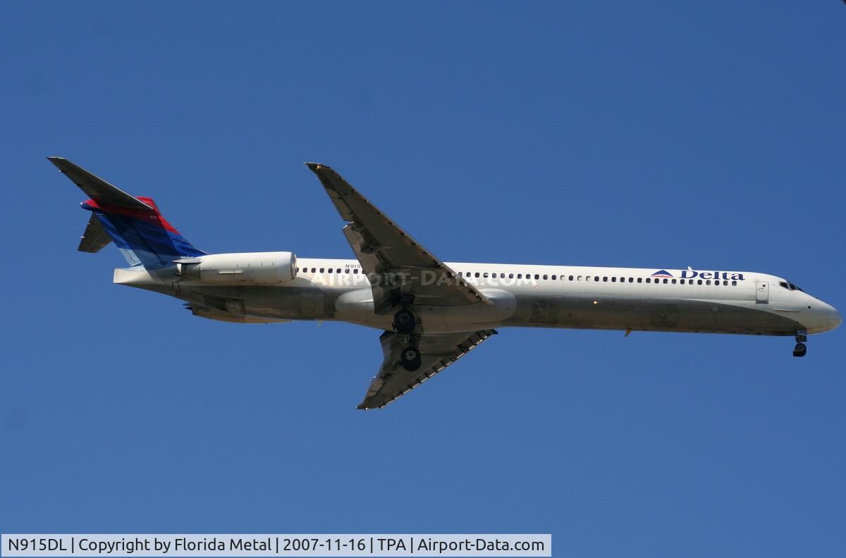 N915DL, 1988 McDonnell Douglas MD-88 C/N 49546, Delta