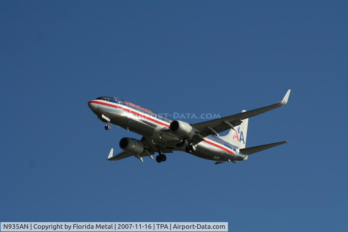 N935AN, 2000 Boeing 737-823 C/N 30081, American