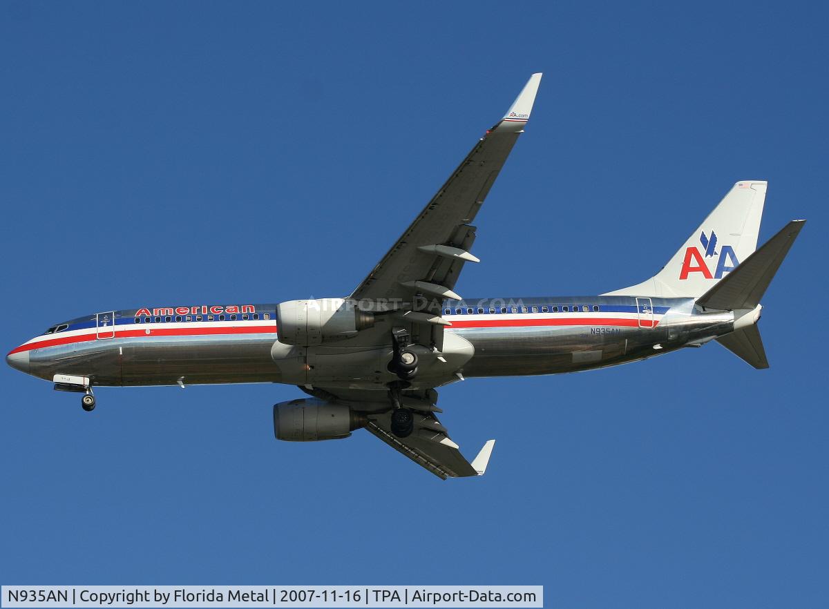 N935AN, 2000 Boeing 737-823 C/N 30081, American