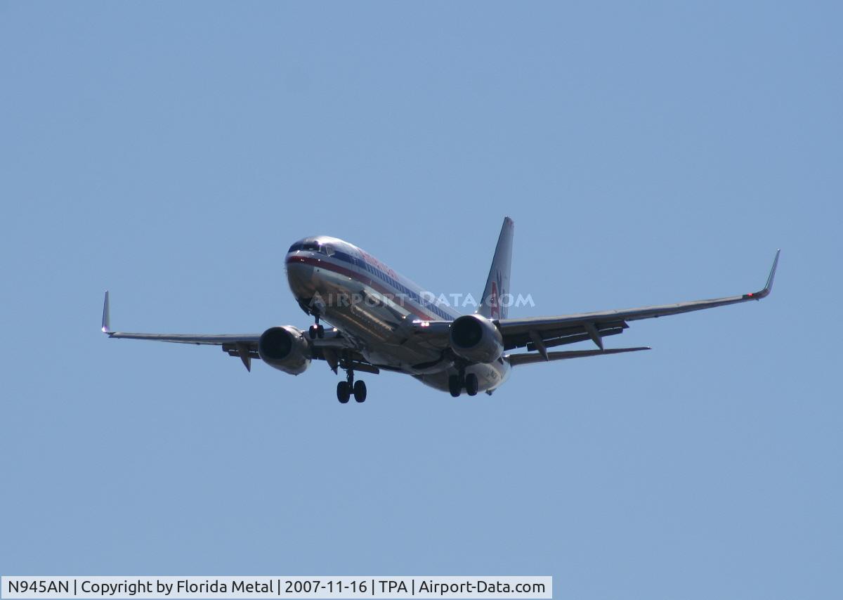 N945AN, 2000 Boeing 737-823 C/N 30085, American