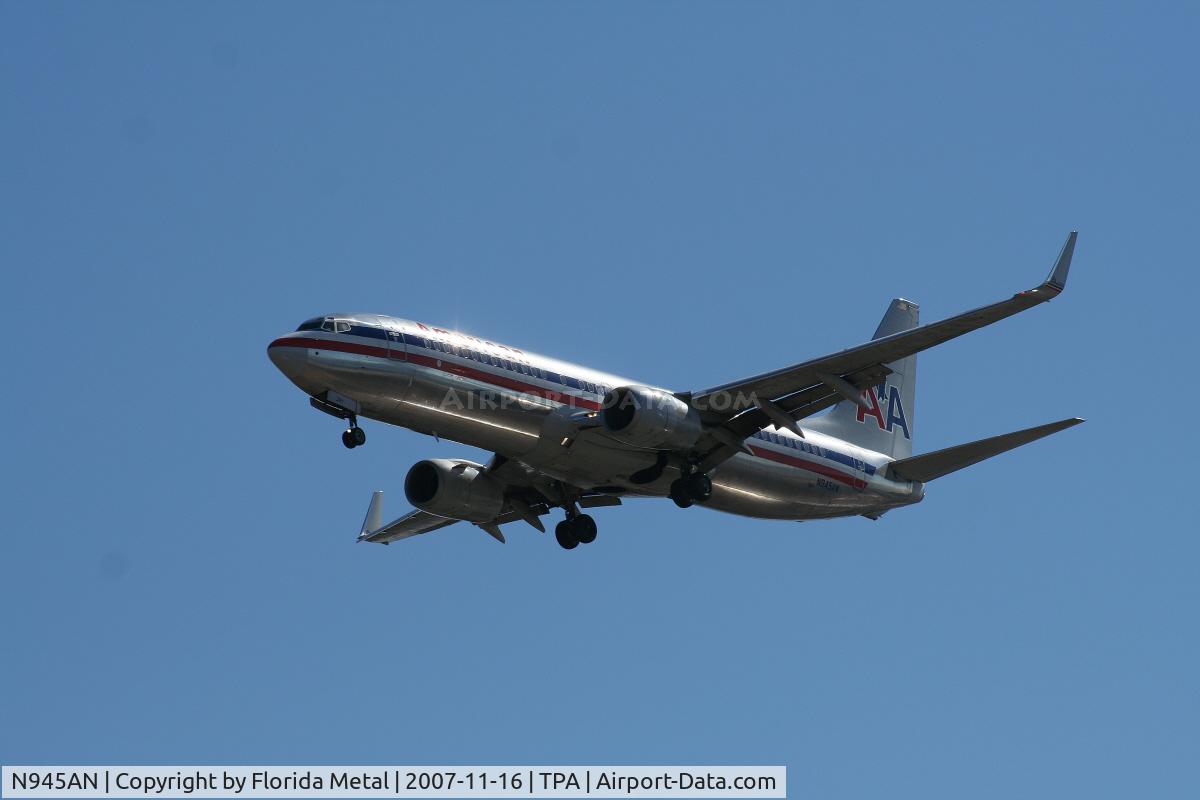 N945AN, 2000 Boeing 737-823 C/N 30085, American