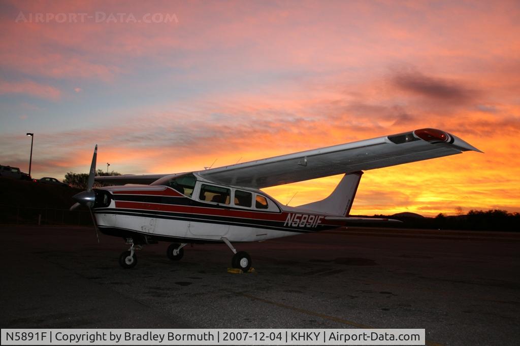 N5891F, 1967 Cessna 210G Centurion C/N 21058891, Just had to take this picture with the sunset in the background.