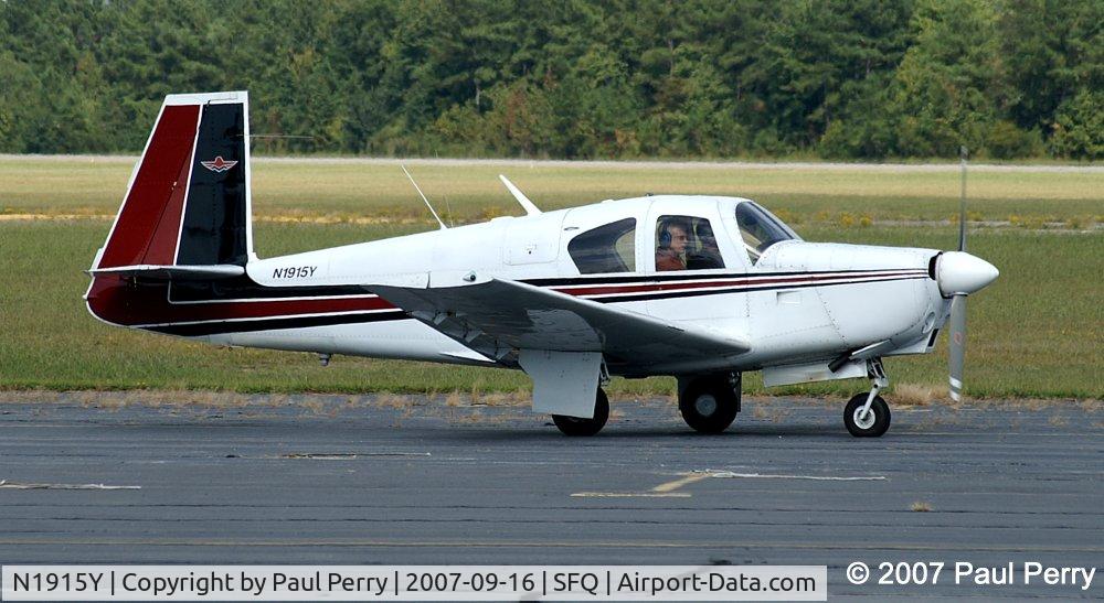 N1915Y, 1964 Mooney M20D Master C/N 210, Visiting Suffolk again, with her new paint