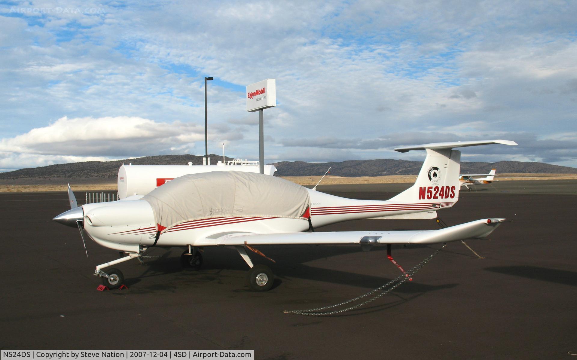 N524DS, Diamond DA-40 Diamond Star C/N 40.260, Ace Aviation 2006 Diamond Aircraft DA 40 with cover @ Reno-Stead