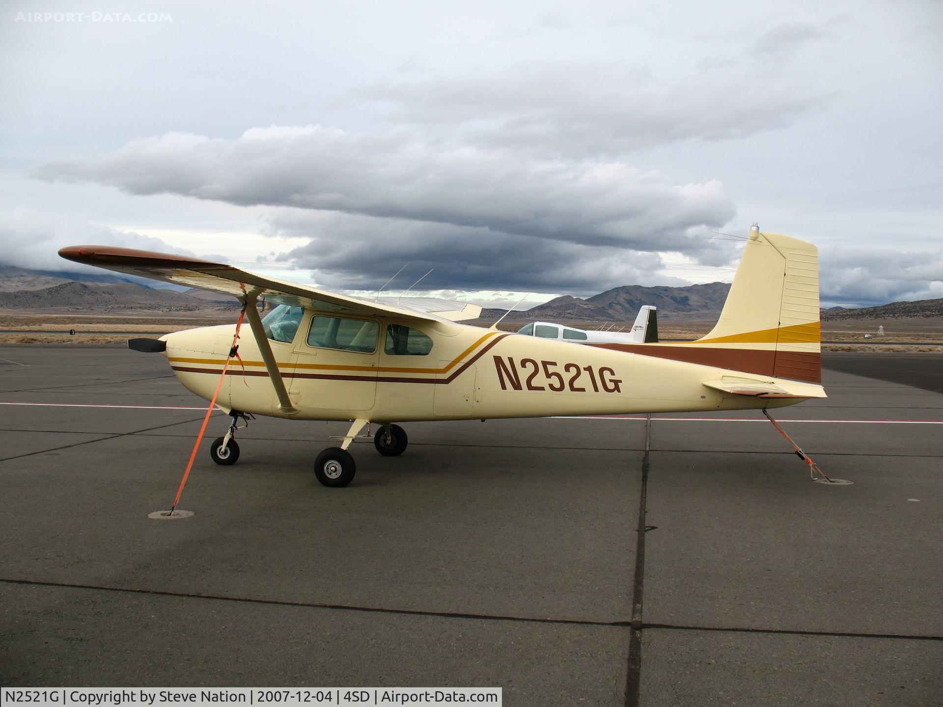 N2521G, 1959 Cessna 182B Skylane C/N 51821, Sharp 1959 straight-tail Cessna 182B @ Reno-Stead