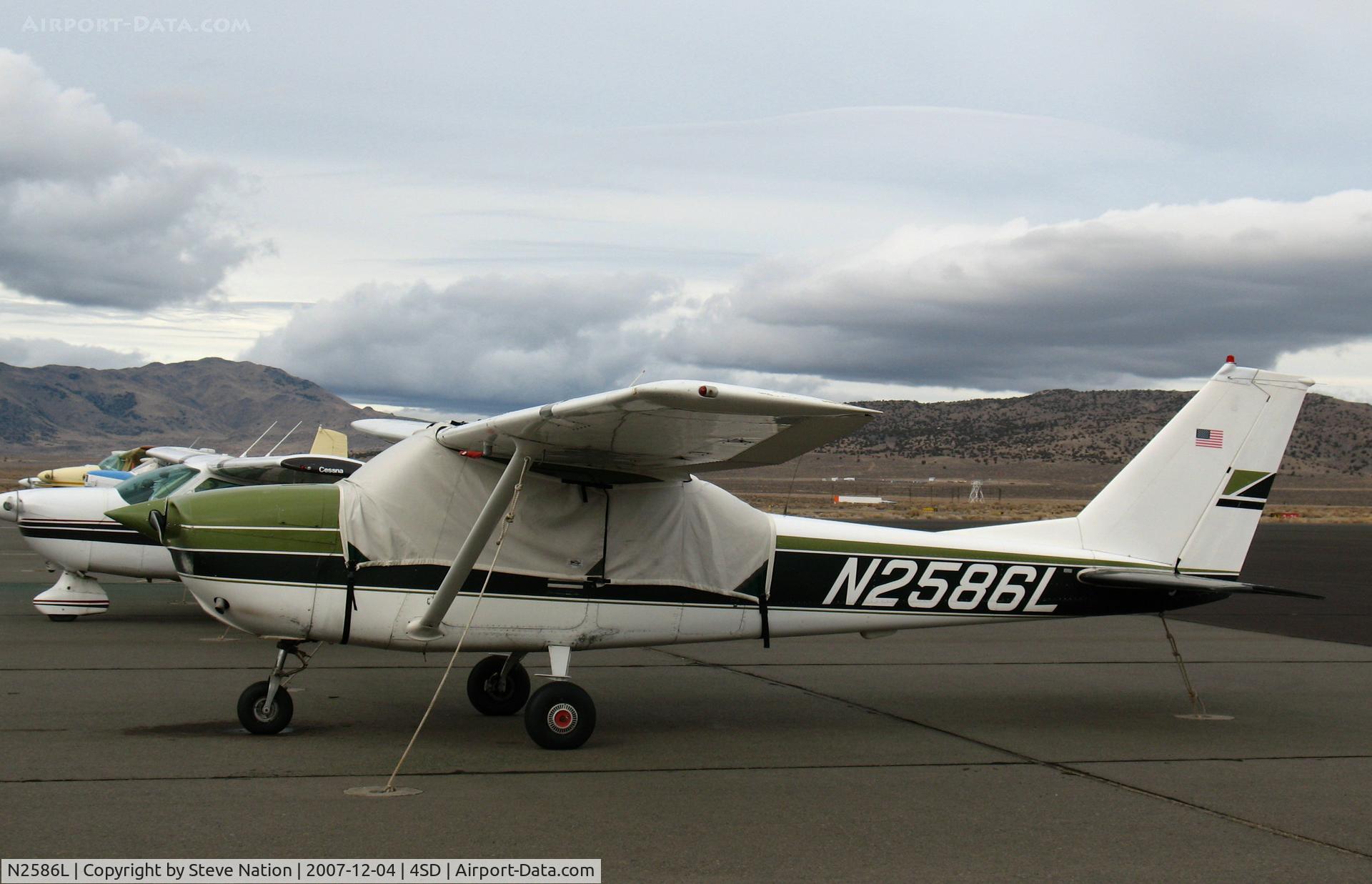 N2586L, 1967 Cessna 172H C/N 17255786, 1967 Cessna 172H with cover @ Reno-Stead