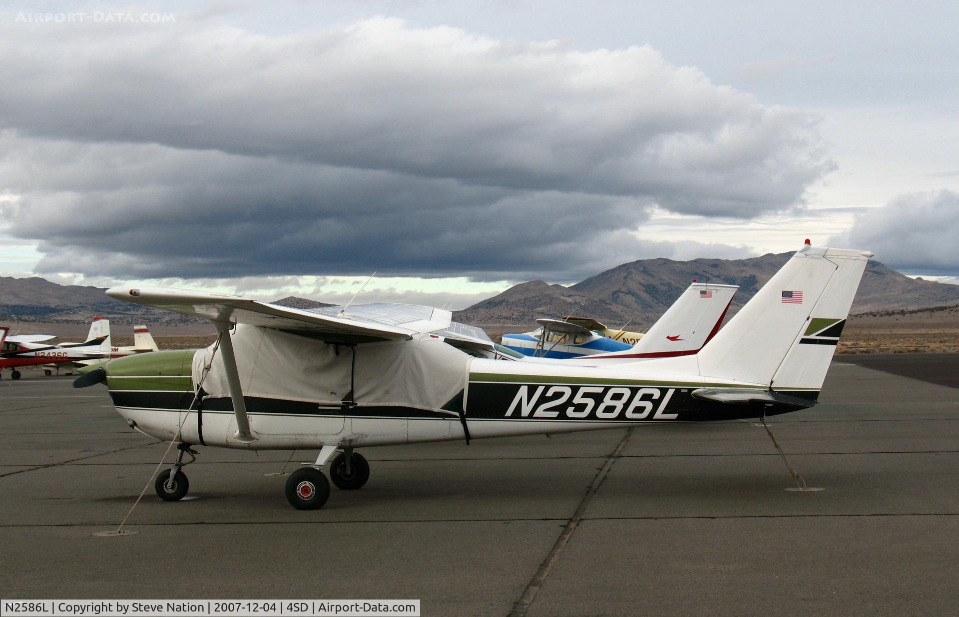 N2586L, 1967 Cessna 172H C/N 17255786, 1967 Cessna 172H with cover @ Reno-Stead