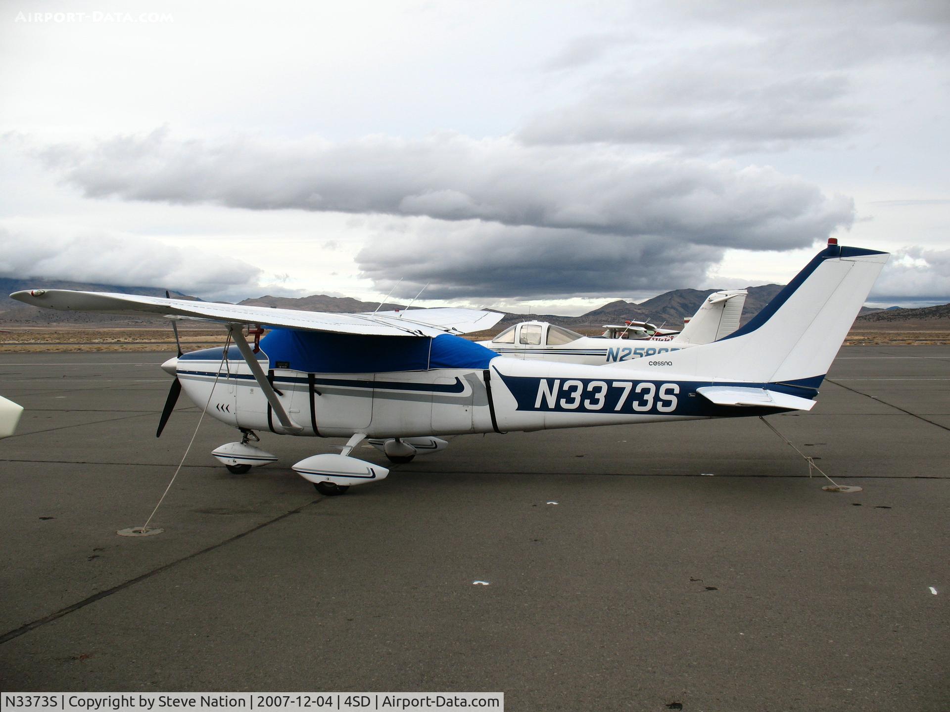 N3373S, 1964 Cessna 182G Skylane C/N 18255390, 1964 Cessna 182G with cover @ Reno-Stead