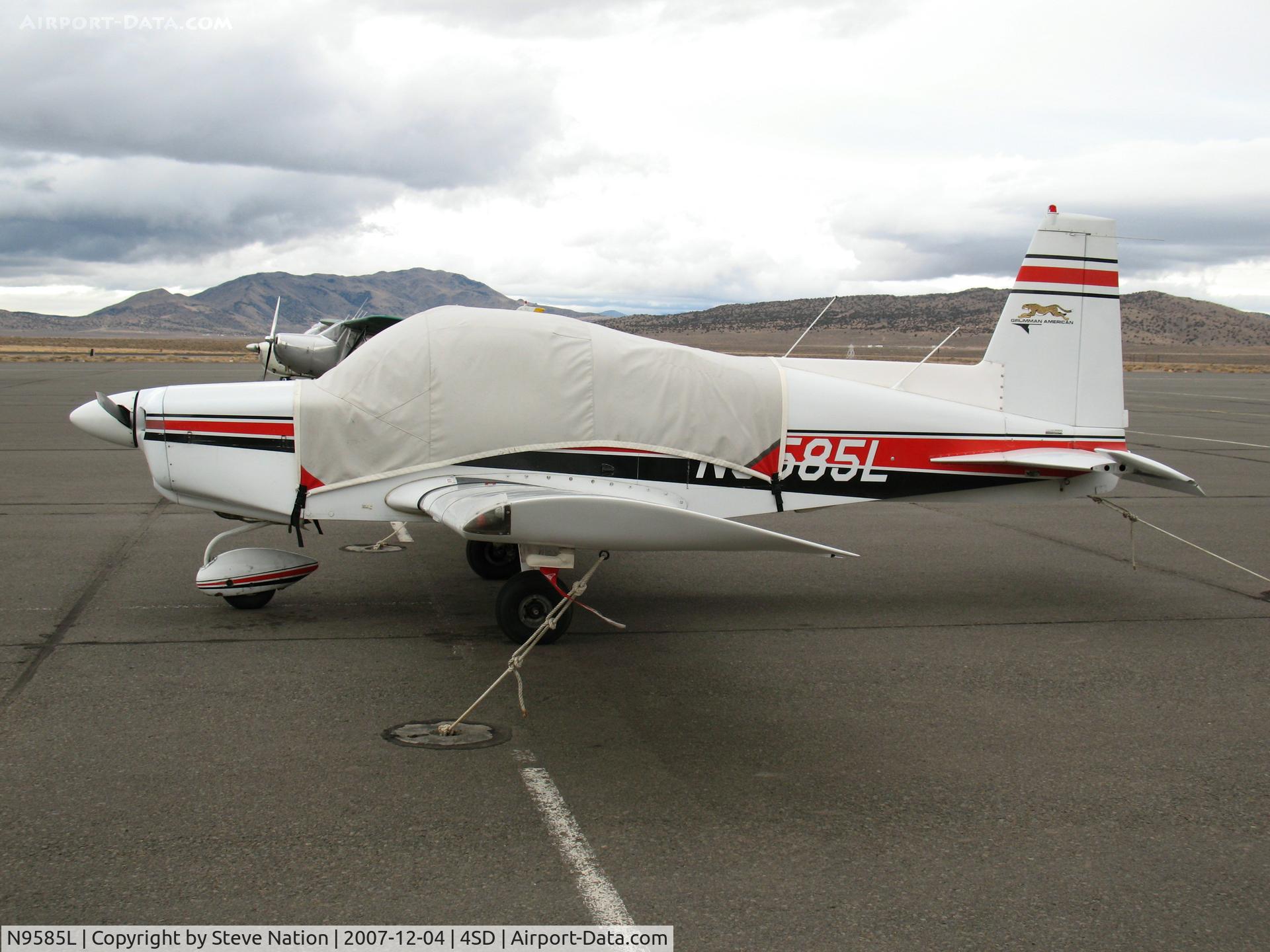 N9585L, 1974 Grumman American AA-5 Traveler C/N AA5-0585, 1974 Grumman American Avn. Corp. AA-5 with cover @ Reno-Stead