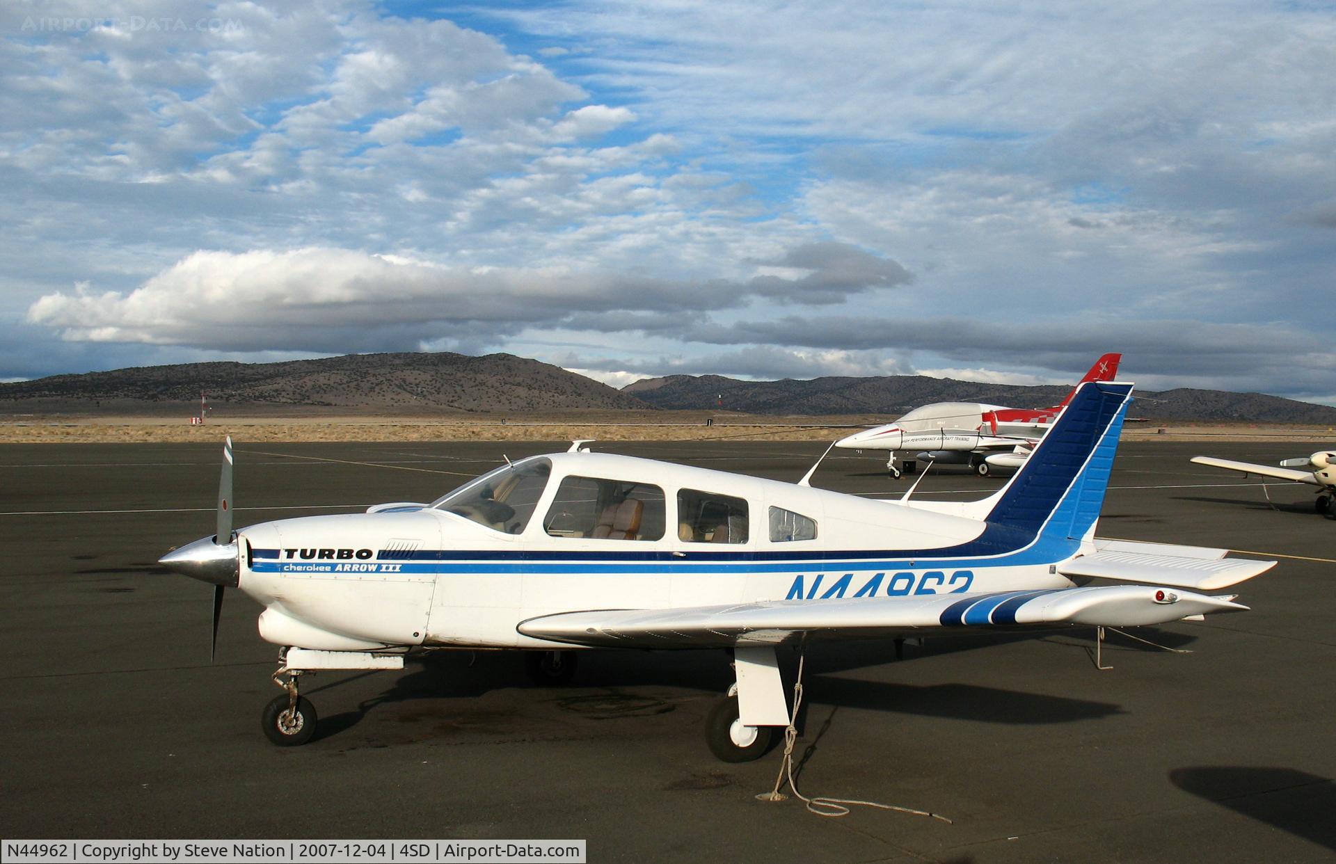 N44962, 1977 Piper PA-28R-201T Cherokee Arrow III C/N 28R-7703350, 1977 Piper PA-28R-201T @ Reno-Stead