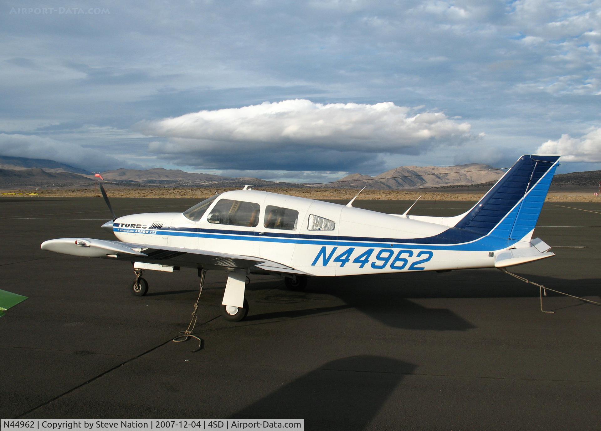 N44962, 1977 Piper PA-28R-201T Cherokee Arrow III C/N 28R-7703350, 1977 Piper PA-28R-201T @ Reno-Stead