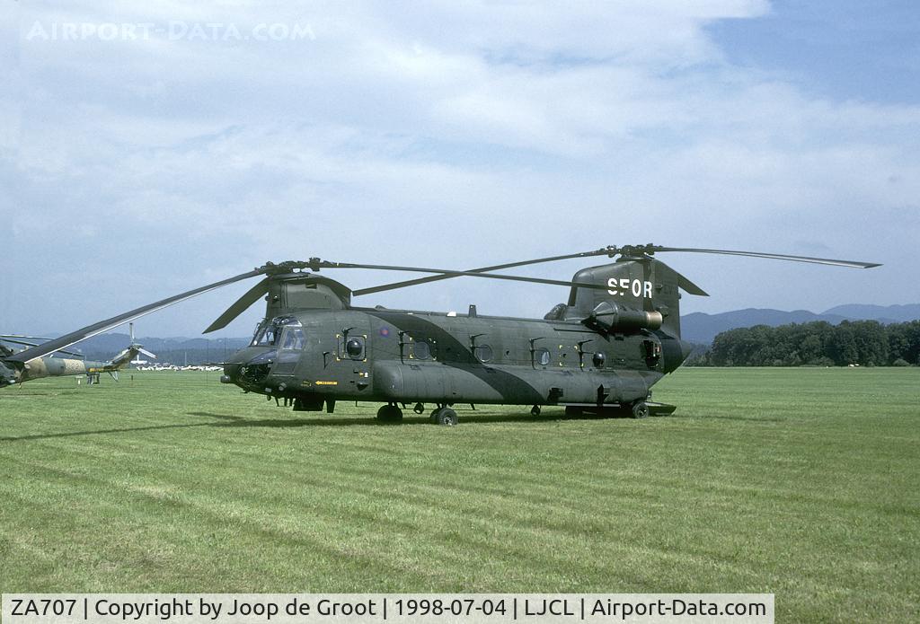 ZA707, Boeing Vertol Chinook HC.2 C/N M/A019/B-837/M7025, In 1998 this Chinook was posted with 1310 Flight SFOR in Bosnia. it appeared at the Celje air show.