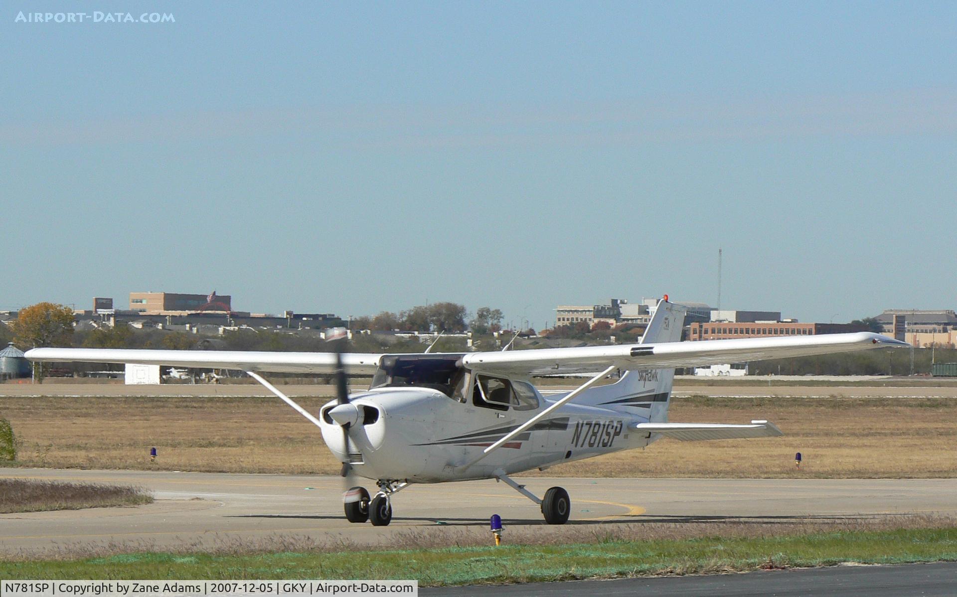 N781SP, 2001 Cessna 172S C/N 172S8709, Flight Training