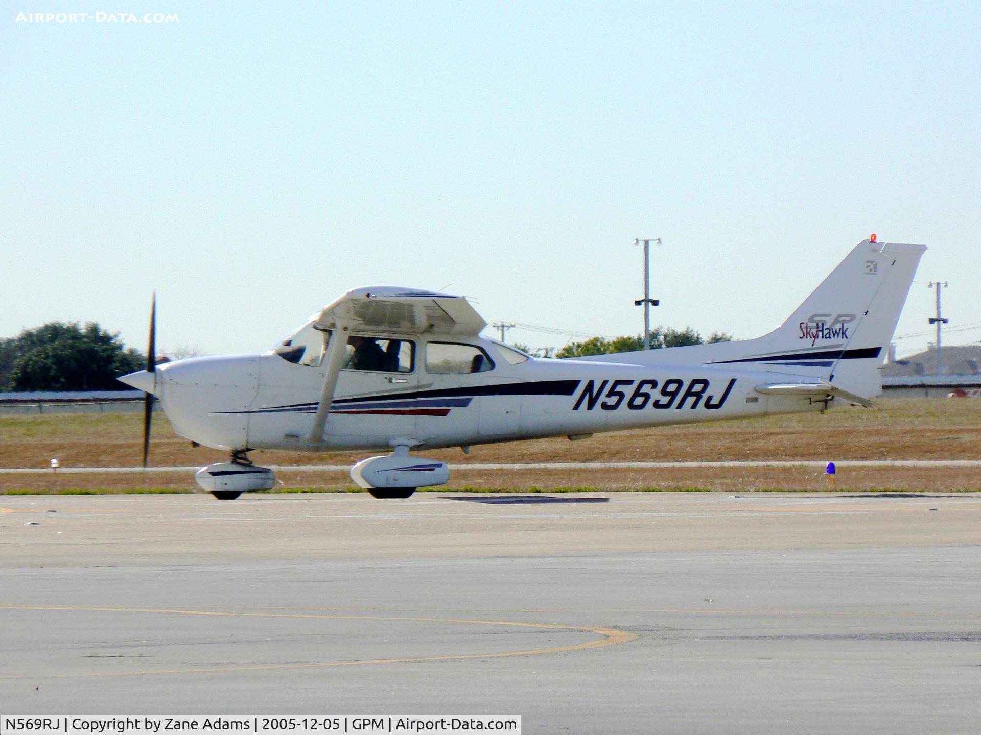 N569RJ, Cessna 172S C/N 172S8896, Flight Training at Grand Prairie