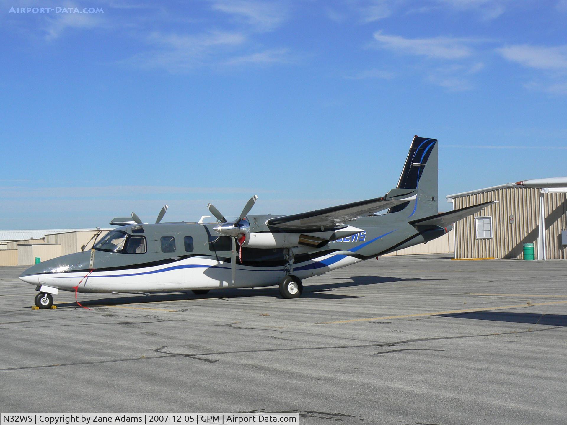 N32WS, 1976 Rockwell International 690A Turbo Commander C/N 11339, Fine looking Aero Commander!