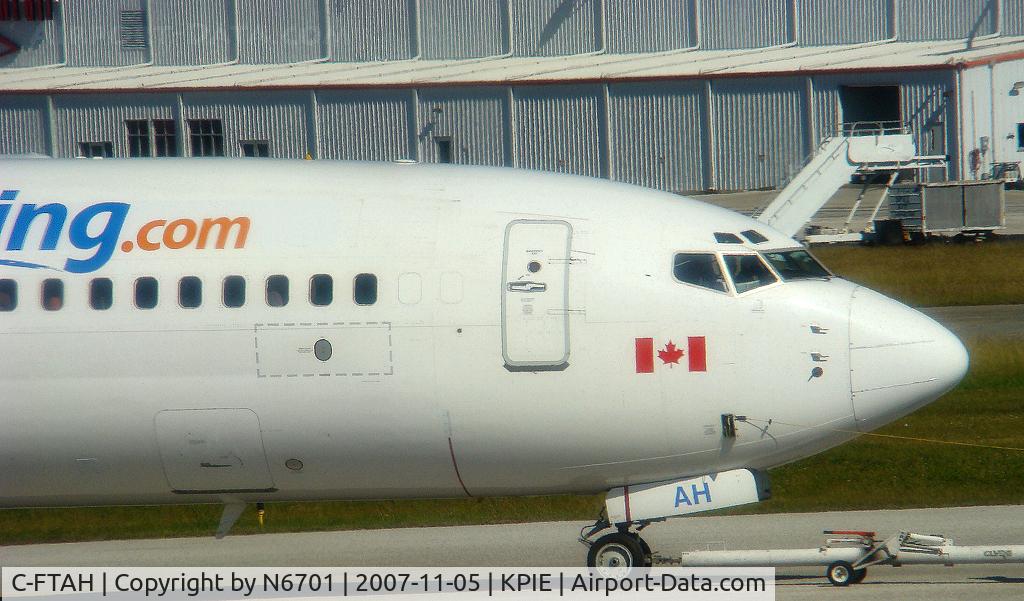 C-FTAH, 2004 Boeing 737-8Q8 C/N 29351, Nose close-up