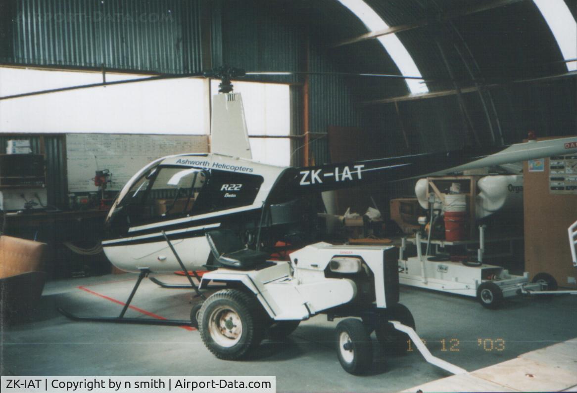 ZK-IAT, Robinson R22 Beta C/N 0642, Gisborne 2003