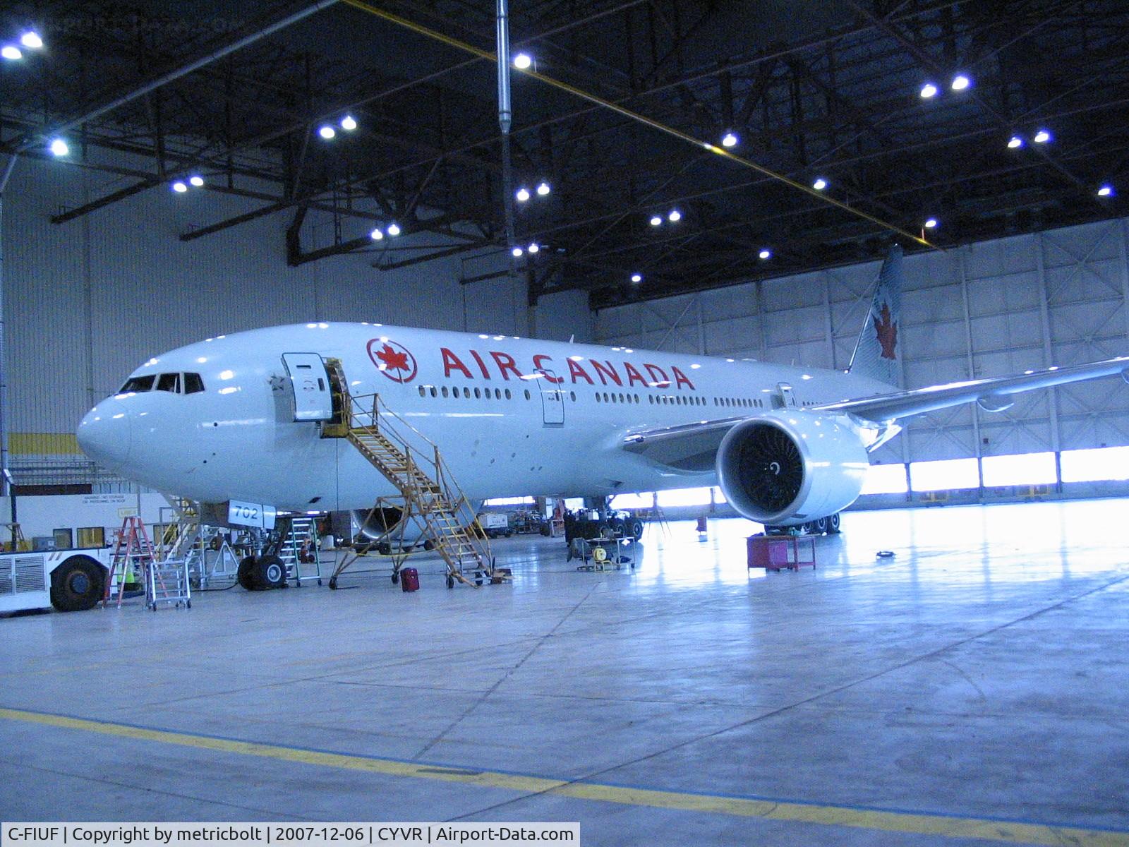 C-FIUF, 2007 Boeing 777-233/LR C/N 35243, 