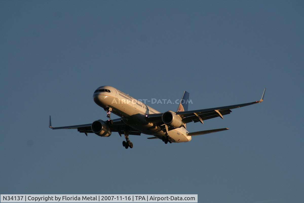 N34137, 1999 Boeing 757-224 C/N 30229, Continental