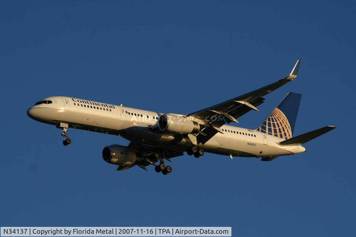 N34137, 1999 Boeing 757-224 C/N 30229, Continental