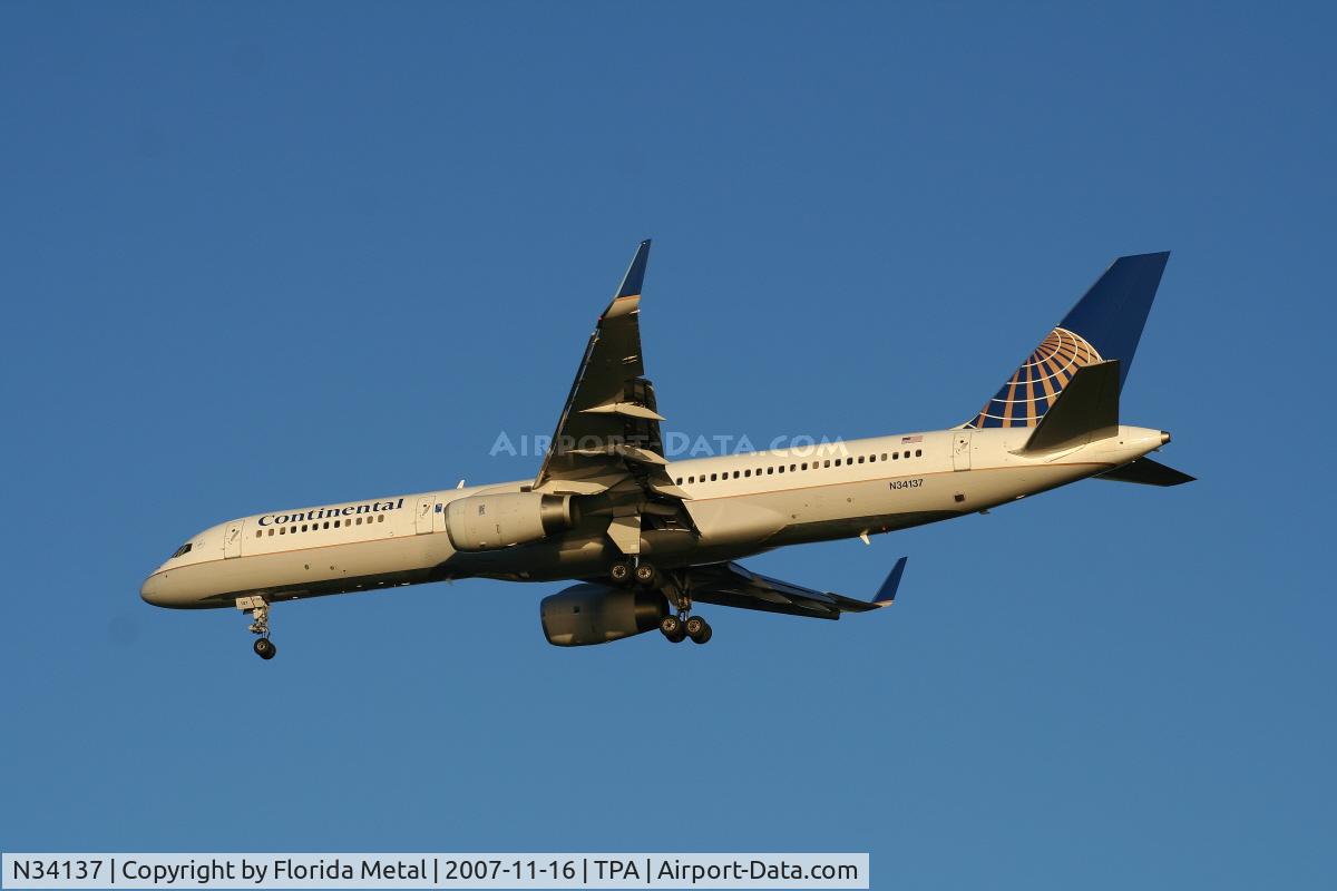 N34137, 1999 Boeing 757-224 C/N 30229, Continental