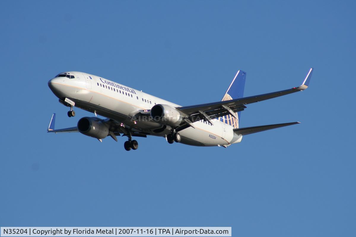 N35204, 2000 Boeing 737-824 C/N 30576, Continental