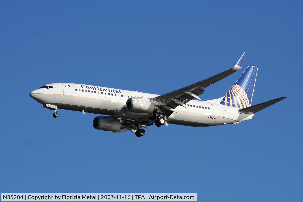 N35204, 2000 Boeing 737-824 C/N 30576, Continental
