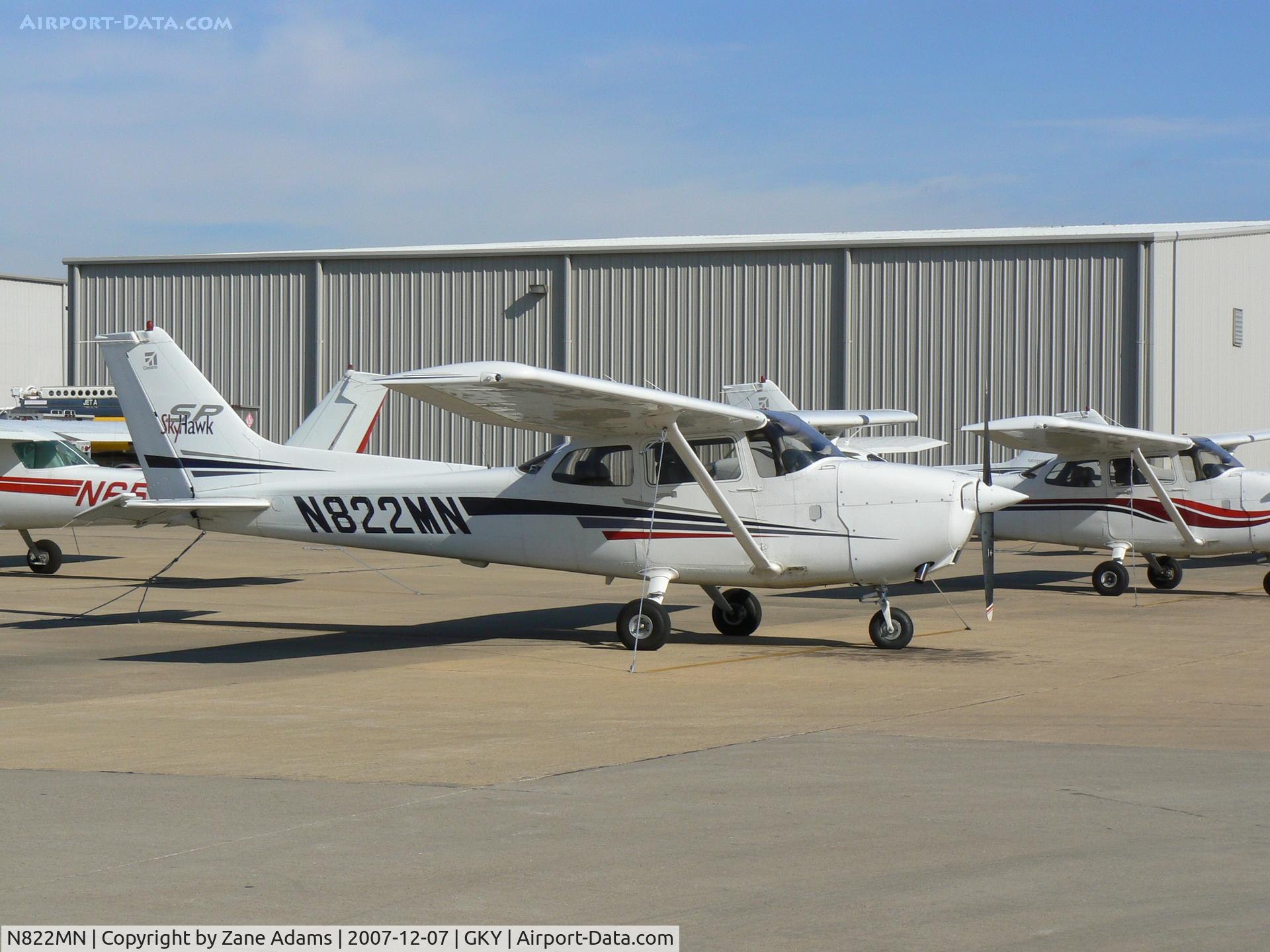 N822MN, 2002 Cessna 172S C/N 172S9260, At Arlington Municipal