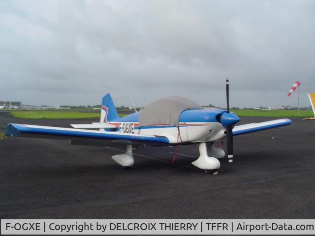 F-OGXE, Robin R-2160 Alpha Sport C/N 290, ex F-GORE, BasÃ© en Guadeloupe.