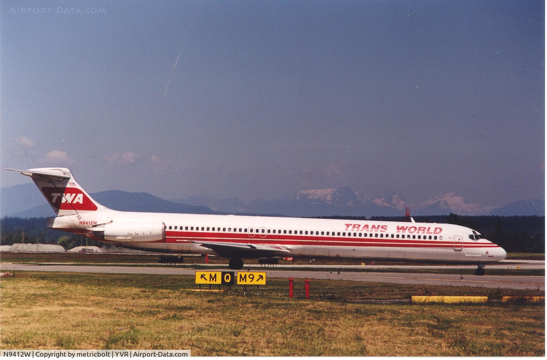 N9412W, 1995 McDonnell Douglas MD-83 (DC-9-83) C/N 53187, taxying for departure at YVR,Jul.1999