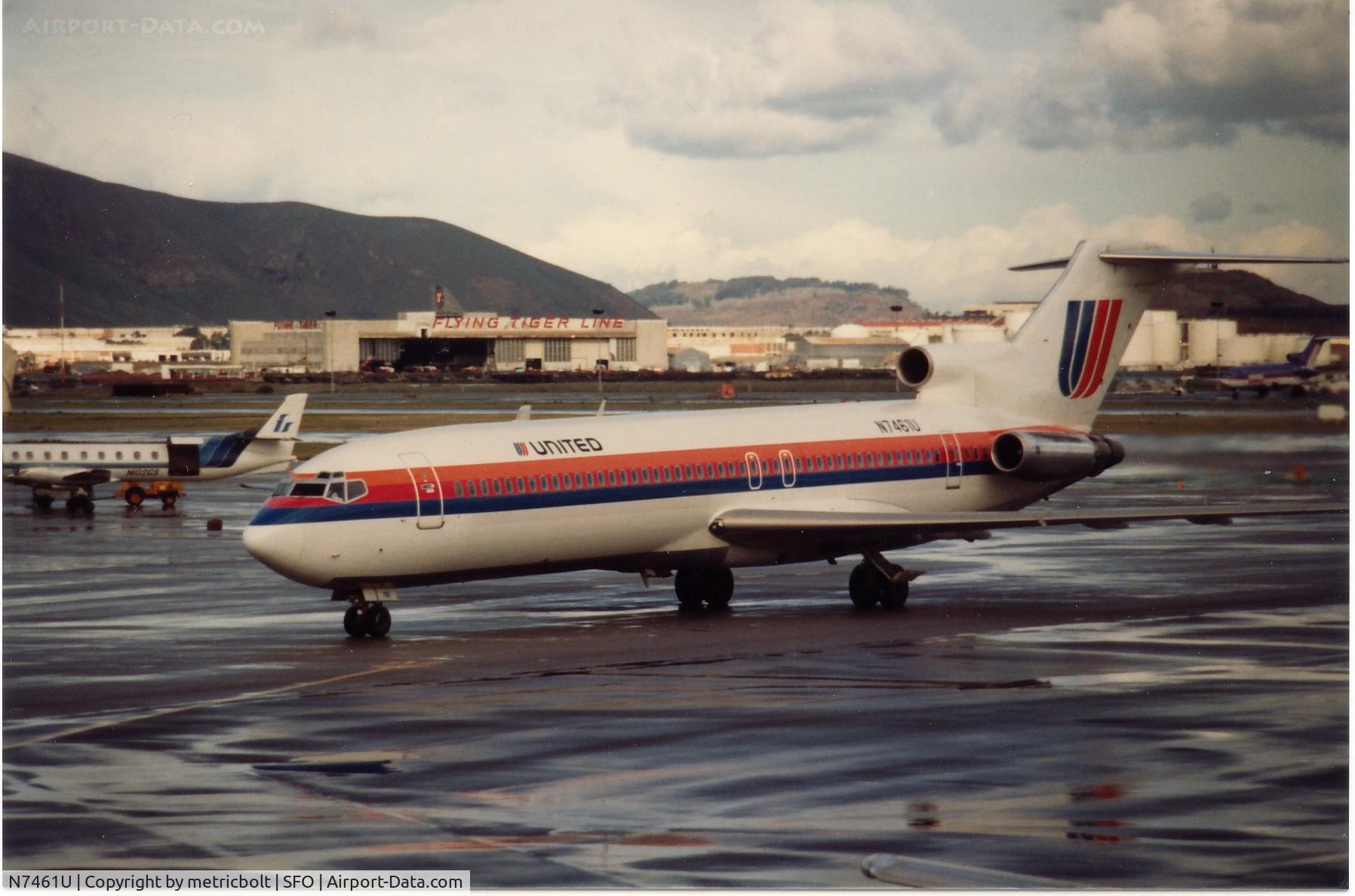 N7461U, 1980 Boeing 727-222 C/N 21915, arrival in SFO,1980s