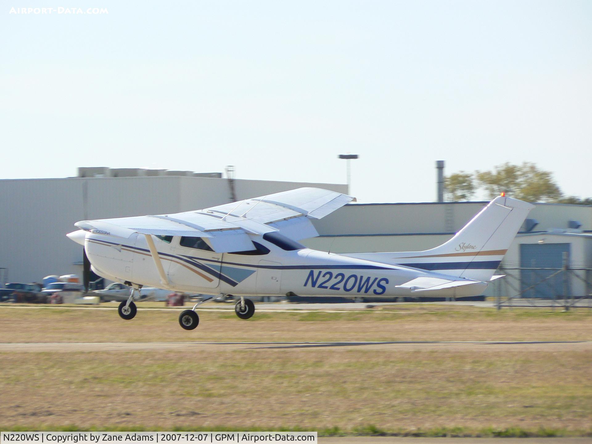 N220WS, Cessna R182 Skylane RG C/N R18200260, Easy...easy! Landing in the wind at Grand Prairie...good job!