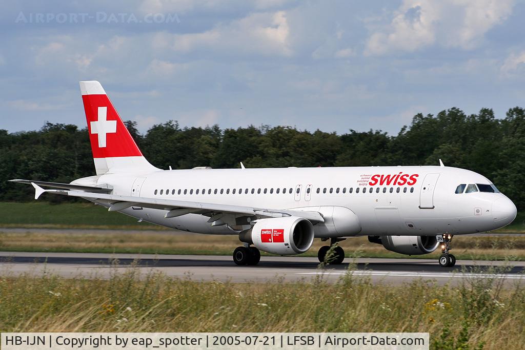 HB-IJN, 1996 Airbus A320-214 C/N 643, departing on rwy 16