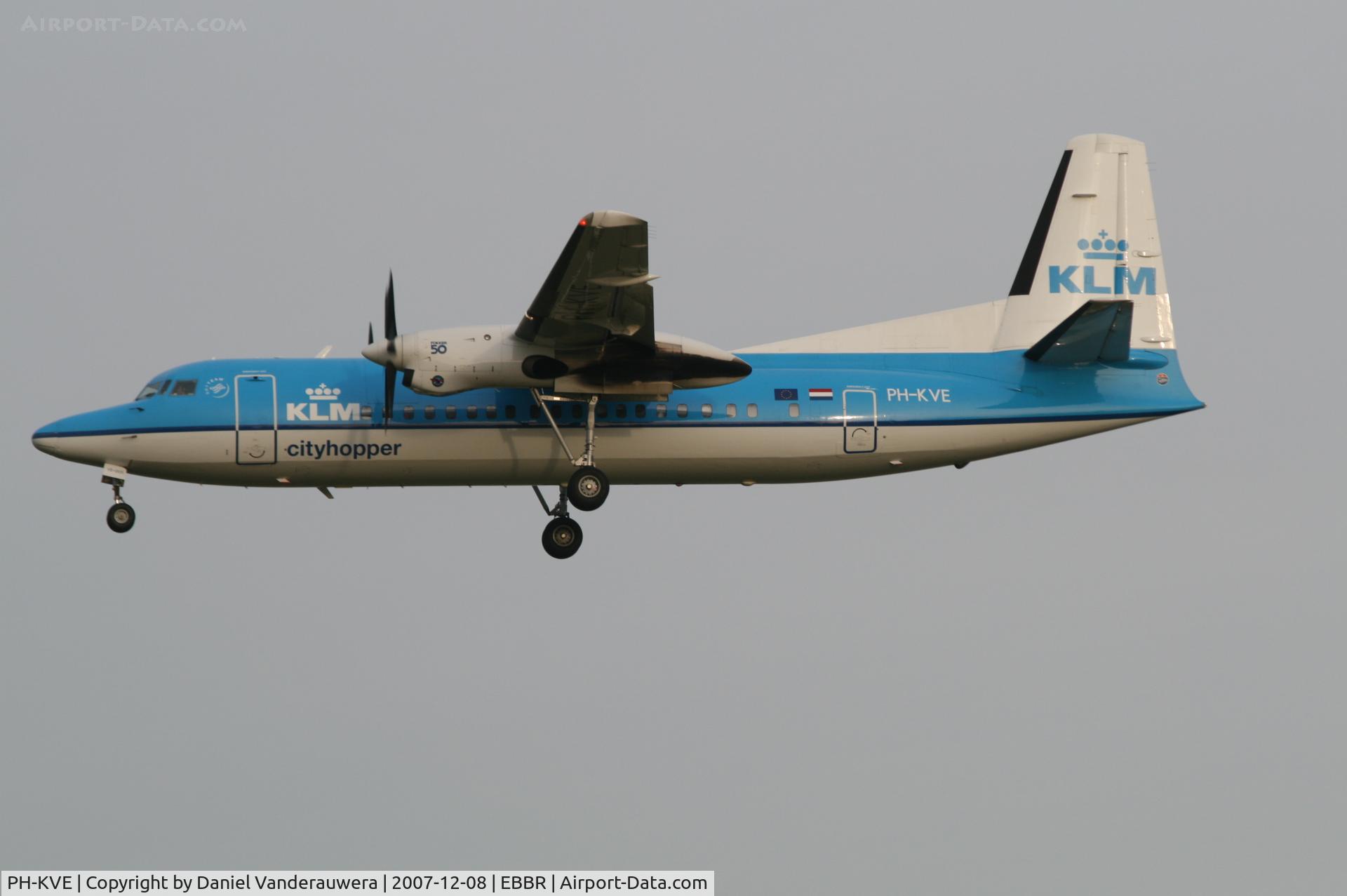 PH-KVE, 1990 Fokker 50 C/N 20206, arrival of flight KL1723 to rwy 25L