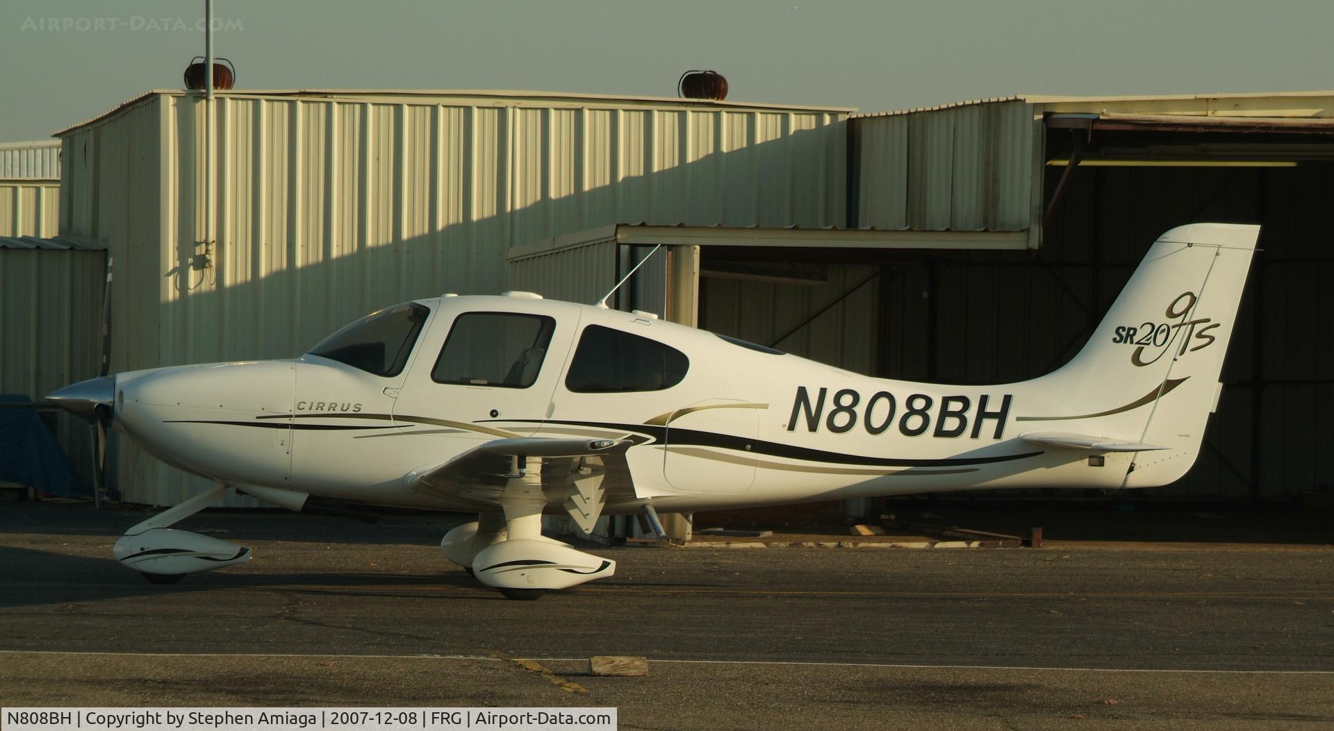 N808BH, 2006 Cirrus SR20 C/N 1629, On the ramp at Atlantic.
