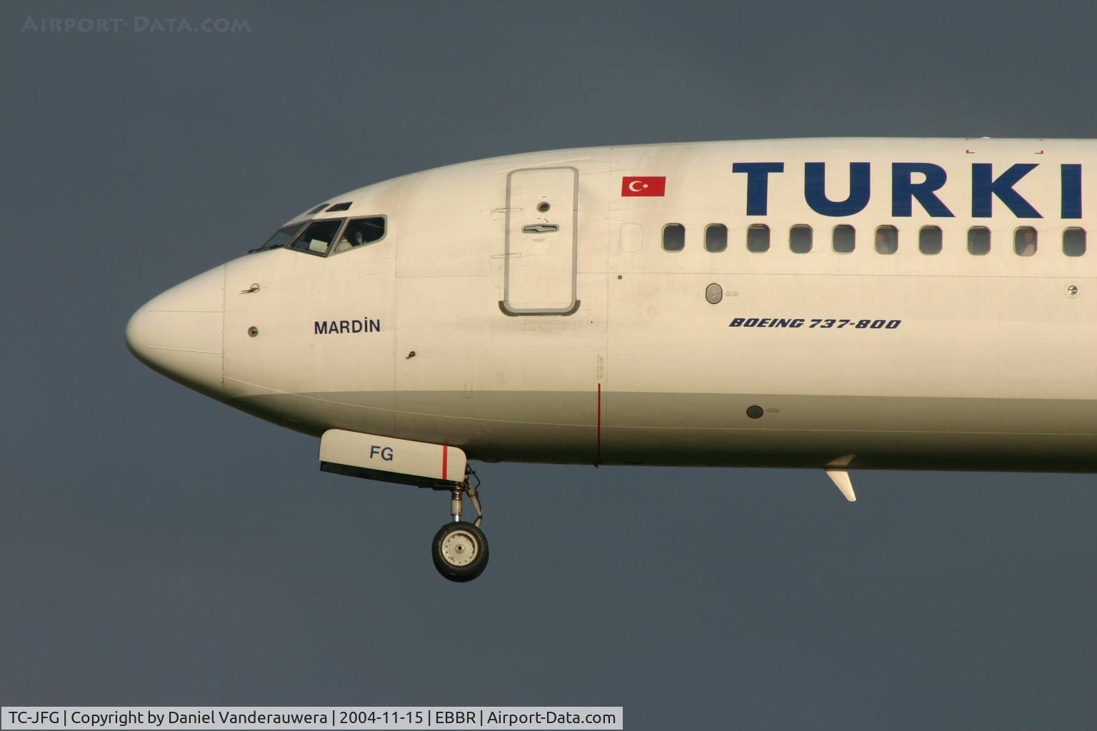 TC-JFG, 1998 Boeing 737-8F2 C/N 29769/102, arrival of flight TK1937 to rwy 25L