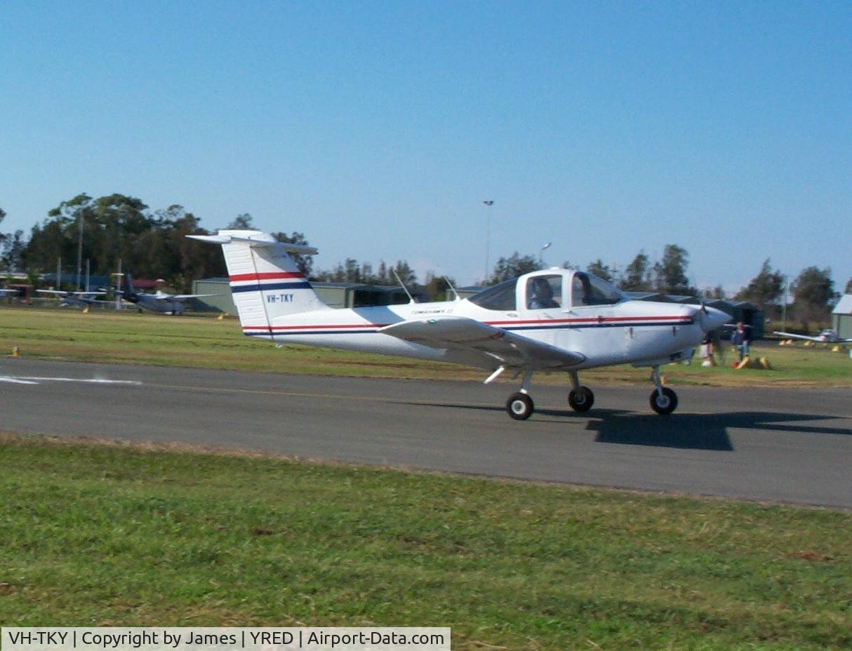 VH-TKY, 1978 Piper PA-38-112 Tomahawk Tomahawk C/N 38-78A0383, Landing @ YRED