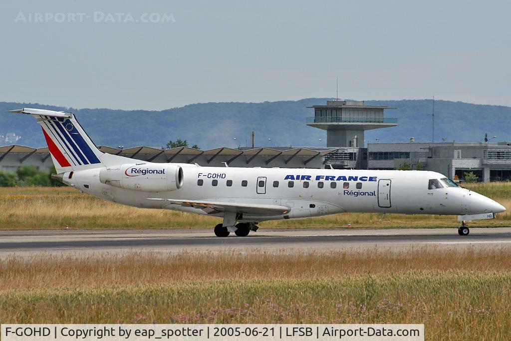 F-GOHD, 2000 Embraer ERJ-135ER (EMB-135ER) C/N 145252, lining up rwy 16
