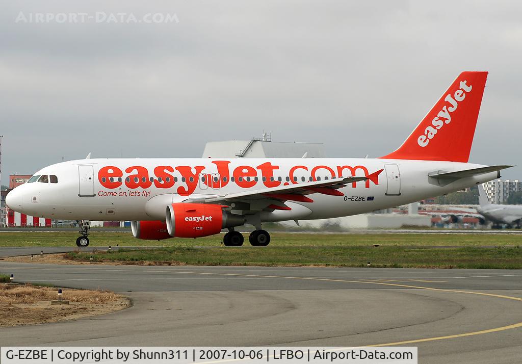 G-EZBE, 2006 Airbus A319-111 C/N 2884, Taxiing holding point rwy 32R for departure