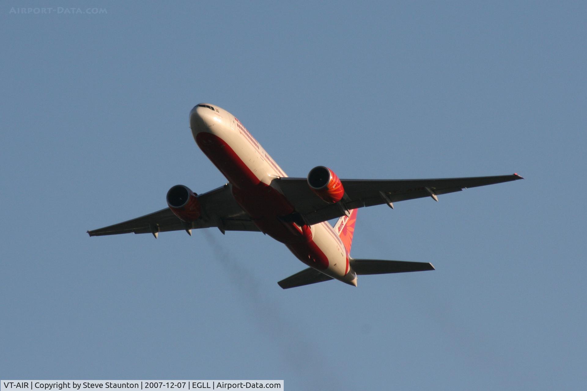 VT-AIR, 1994 Boeing 777-222 C/N 26917, Taken at Heathrow Airport 07 December 2007