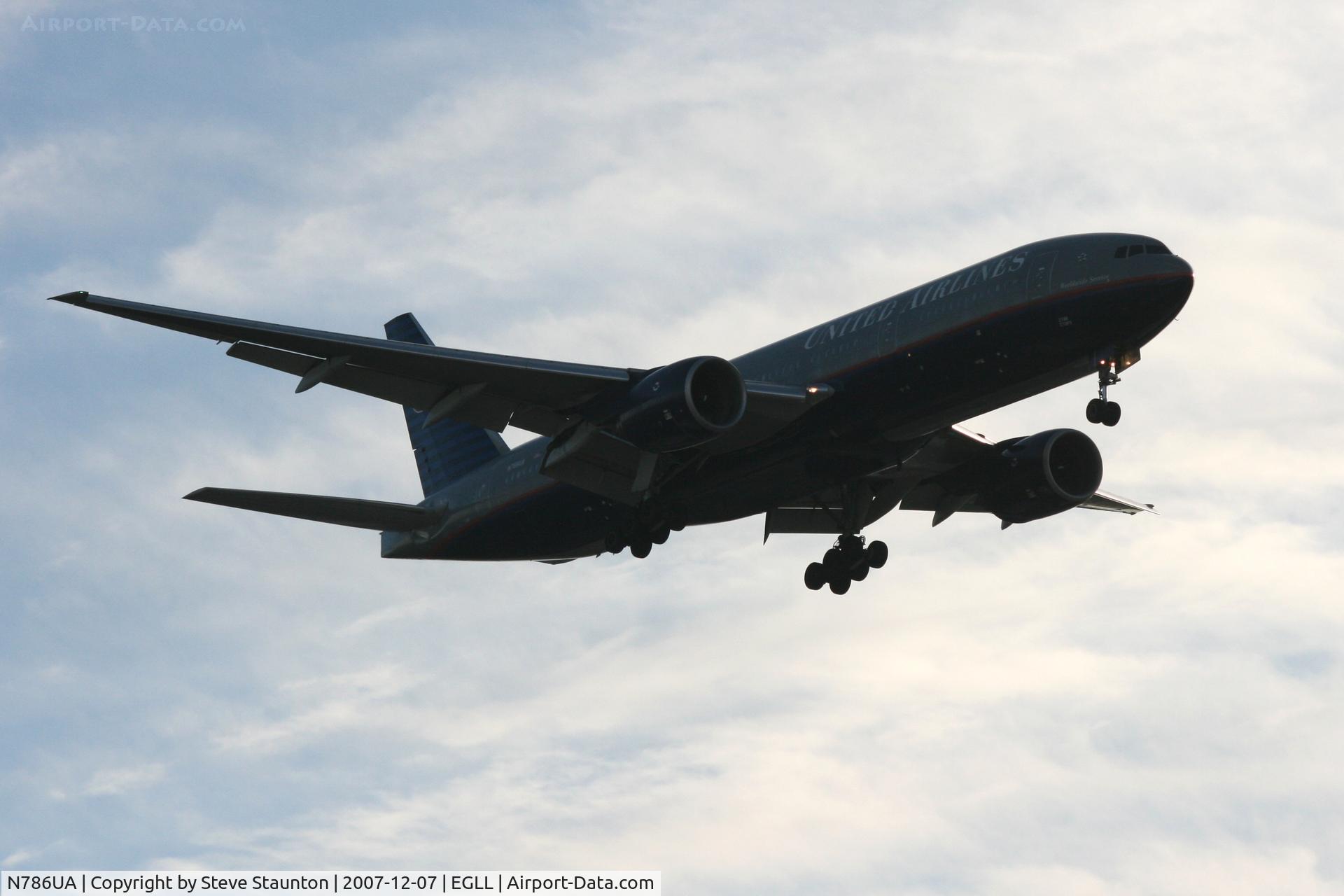 N786UA, 1997 Boeing 777-222/ER C/N 26938, Taken at Heathrow Airport 07 December 2007
