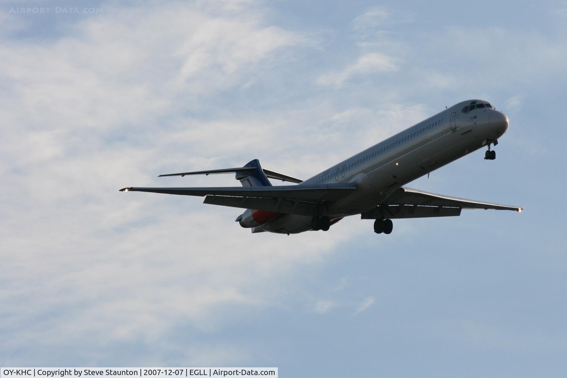 OY-KHC, 1986 McDonnell Douglas MD-82 (DC-9-82) C/N 49436, Taken at Heathrow Airport 07 December 2007