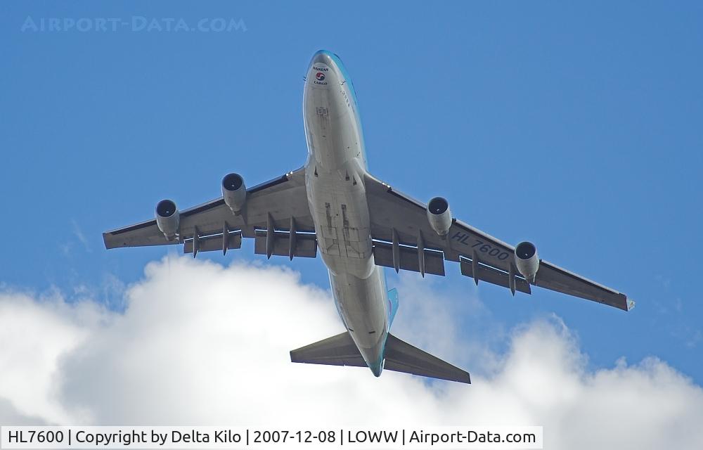 HL7600, 2004 Boeing 747-4B5F/SCD C/N 33945, Korean 747-400 cargo
