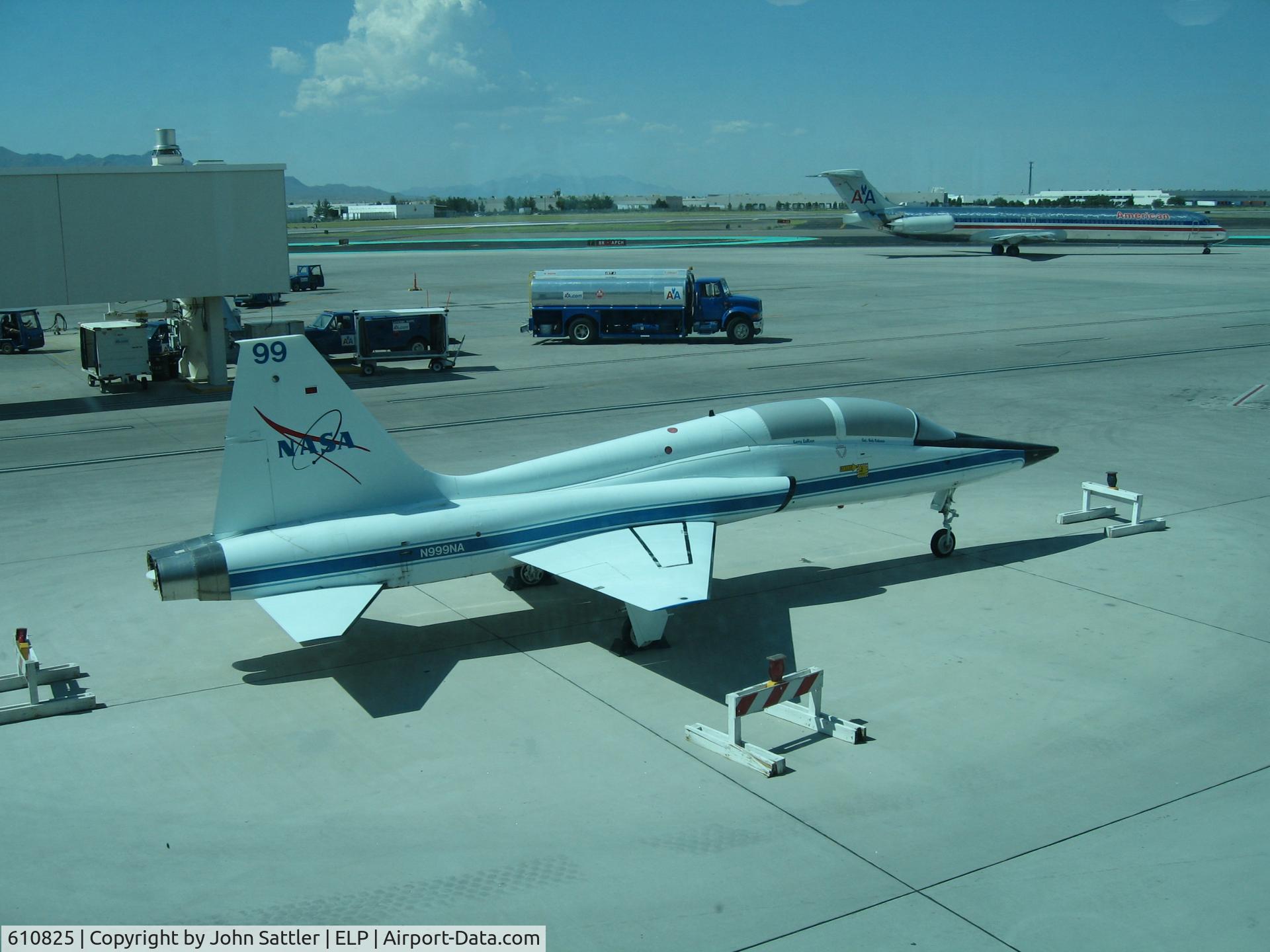 610825, 1961 Northrop T-38A Talon C/N N.5191, obviously there's more than one plane with the same tail number... this was taken at El Paso airport 8/21/2007