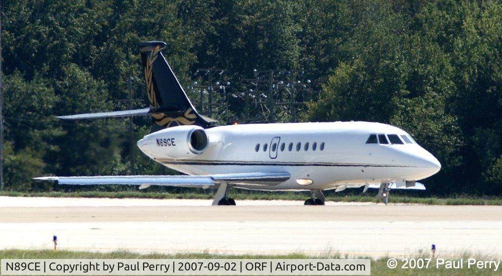 N89CE, 2006 Dassault Falcon 2000EX C/N 81, Making her way to the end of Runway 5
