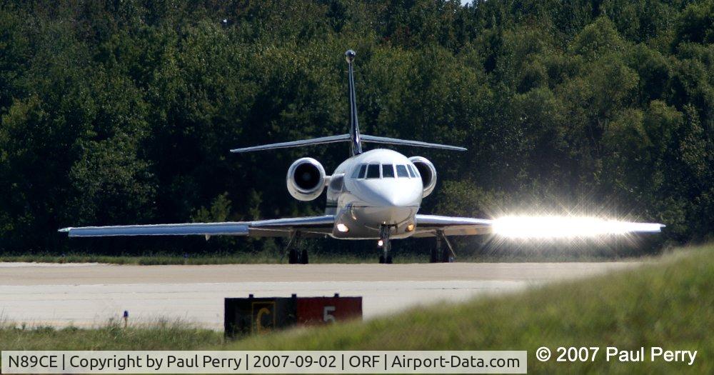 N89CE, 2006 Dassault Falcon 2000EX C/N 81, Those are some very reflective slats