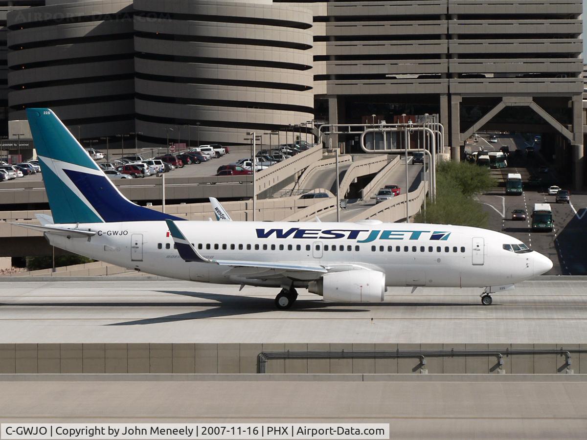 C-GWJO, 2004 Boeing 737-7CT C/N 33969, Taxiing for takeoff
