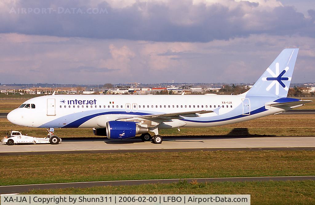 XA-IJA, 2000 Airbus A320-214 C/N 1244, Tracted at the Air France facility
